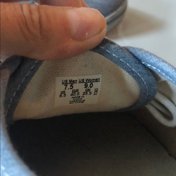 Vans - Picture 5 of 6